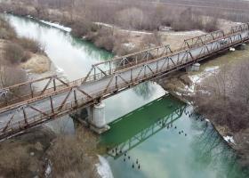 Autoritățile pretind că nu pot construi un pod peste Siret din cauza...