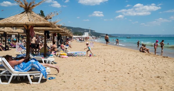 Bulgaria își pune speranțele în turiștii români ca să salveze sezonul estival...