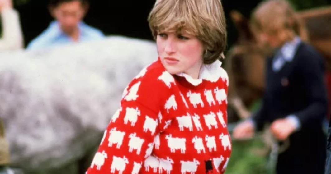 Acest pulover a fost vândut la licitație cu peste 1,1 milioane de dolari