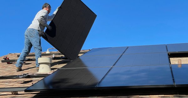 Cercetătorii americani au creat un panou solar cu eficiență de 30% și care e...