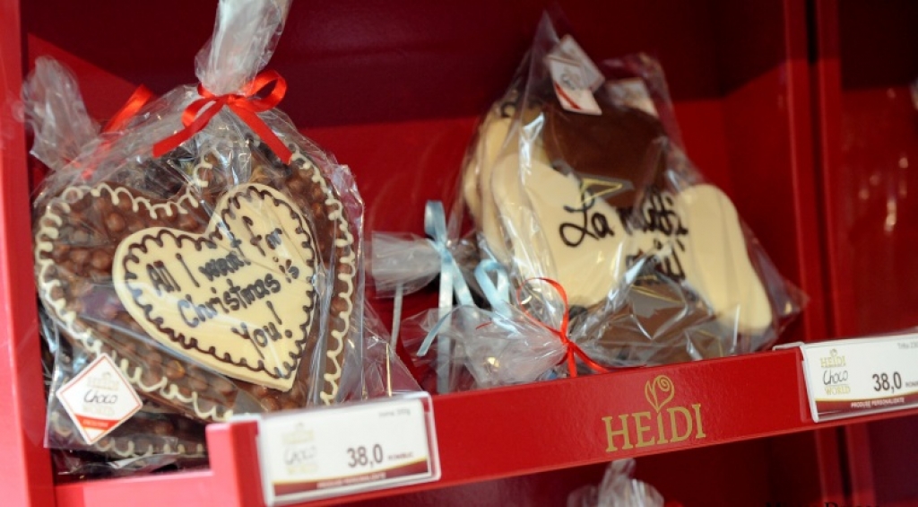 Fabrica in care ciocolata curge la robinet: cum se pregateste Heidi de Craciun