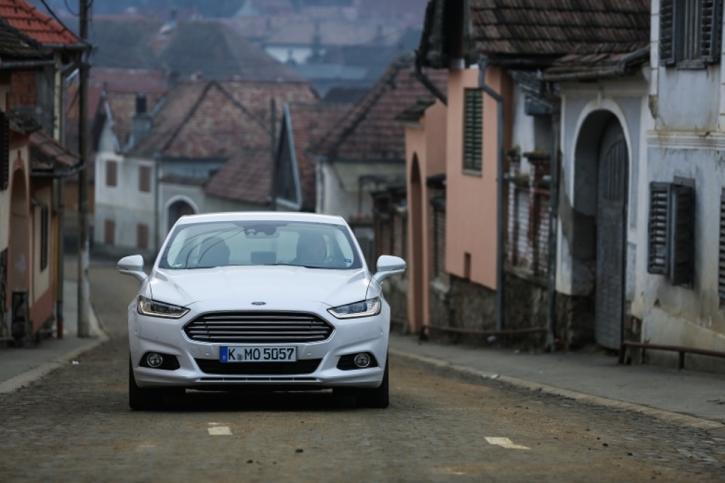 Test in Romania cu noua generatie Mondeo: primul hibrid merge 50% electric
