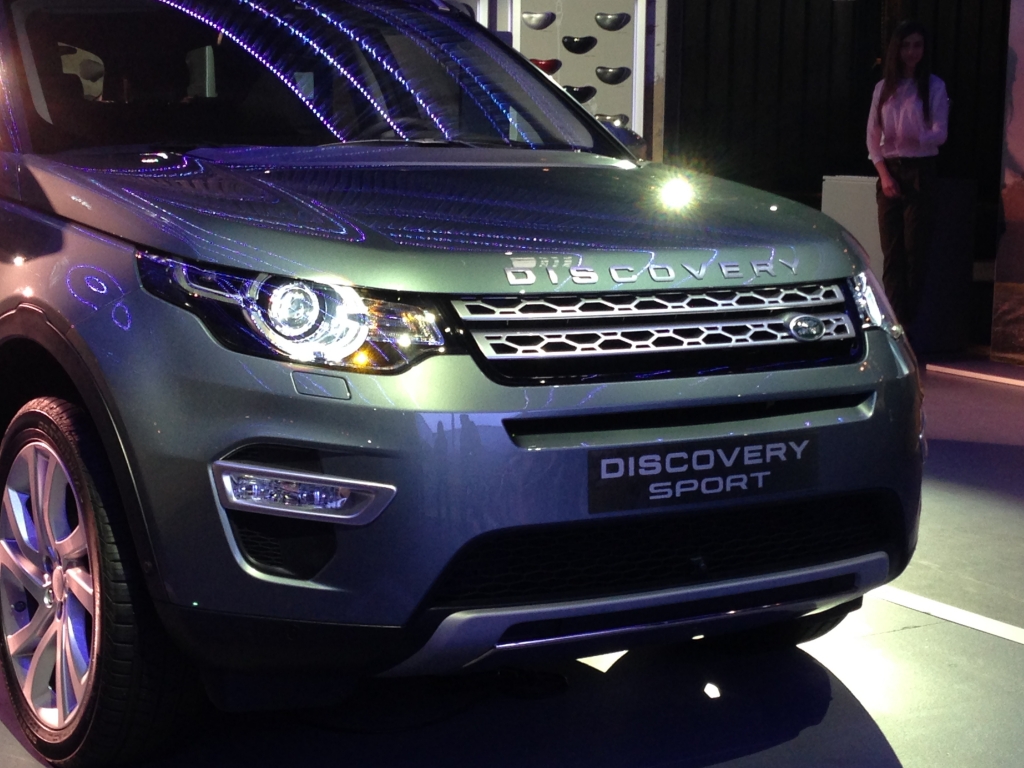 Land Rover Discovery Sport a fost lansat in Romania. Vanzarile vor depasi 250 de unitati