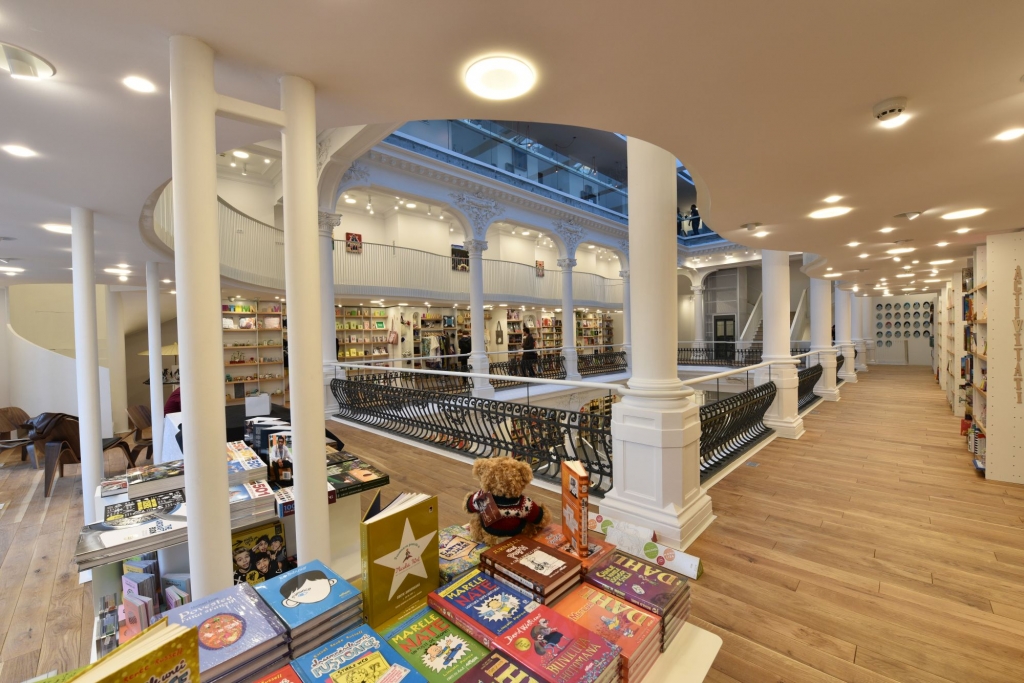 Carturesti Carusel, in avanpremiera: o librarie spectacol, amenajata cu 400.000 euro (FOTO)