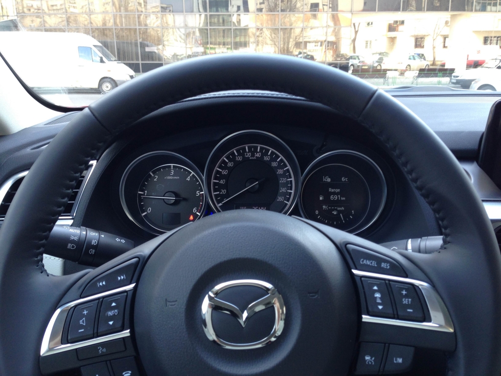 Test Drive Wall-Street: Mazda6 facelift, aproape premium