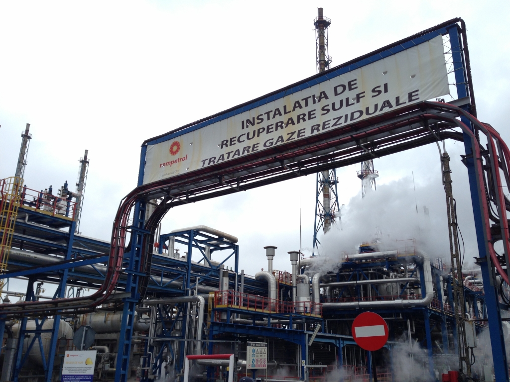 Rafinaria Petromidia, locul unde 5 MIL. tone de titei sunt rafinate in combustibil