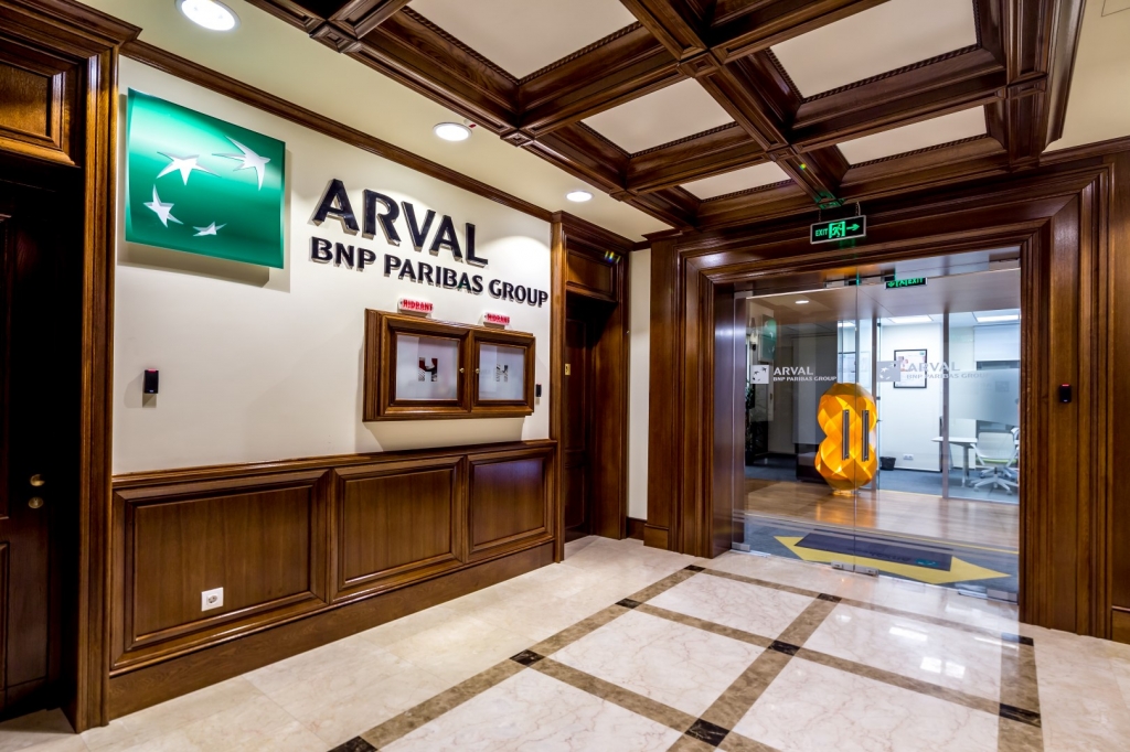 Cum arata sediul Arval: un birou care iti da o stare de bine