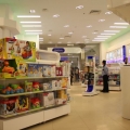 Cum arata o farmacie de mall: Multe cosmetice si mai putine medicamente - Foto 4