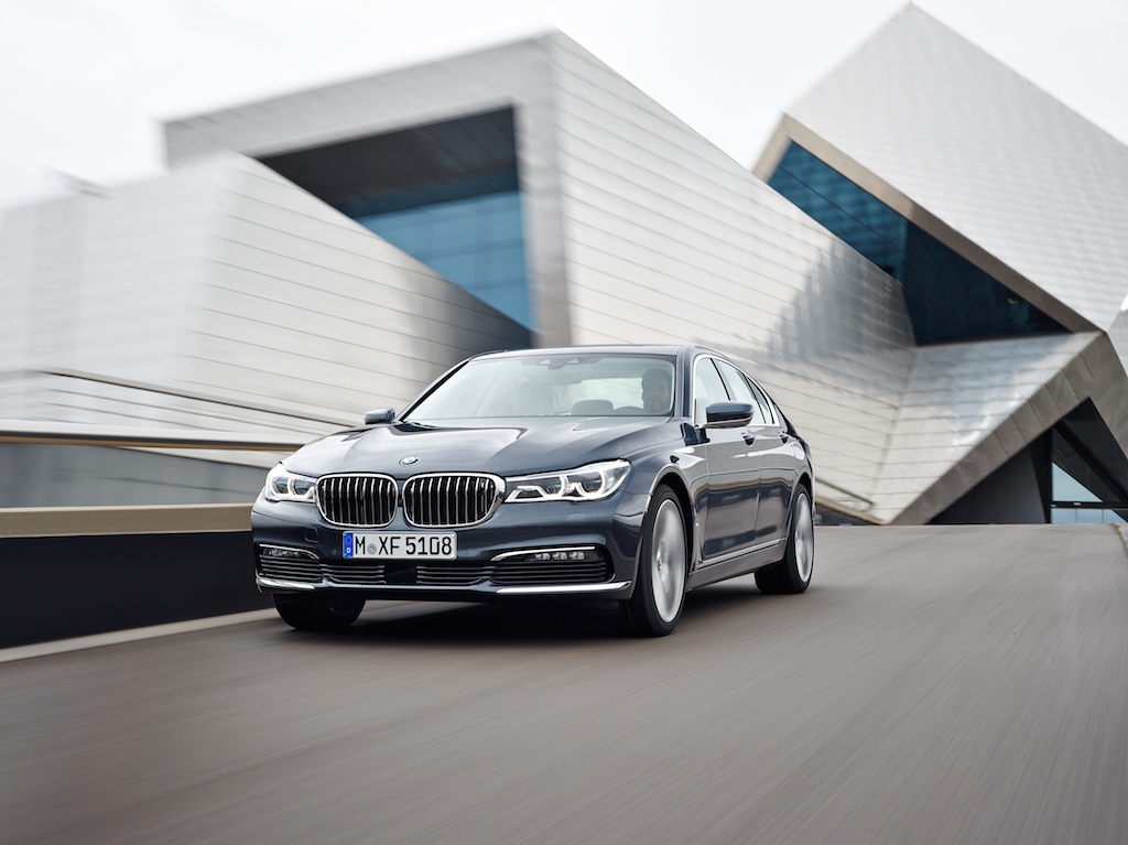 BMW prezinta cea de-a sasea generatie a limuzinei BMW Seria 7