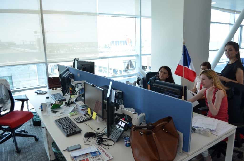 Un birou cu sute de stegulete: ADP Romania angajeaza 