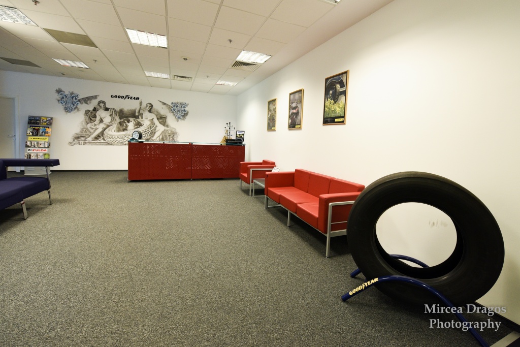 Un pit stop in biroul Goodyear: un sediu in care anvelopele sunt transformate in arta
