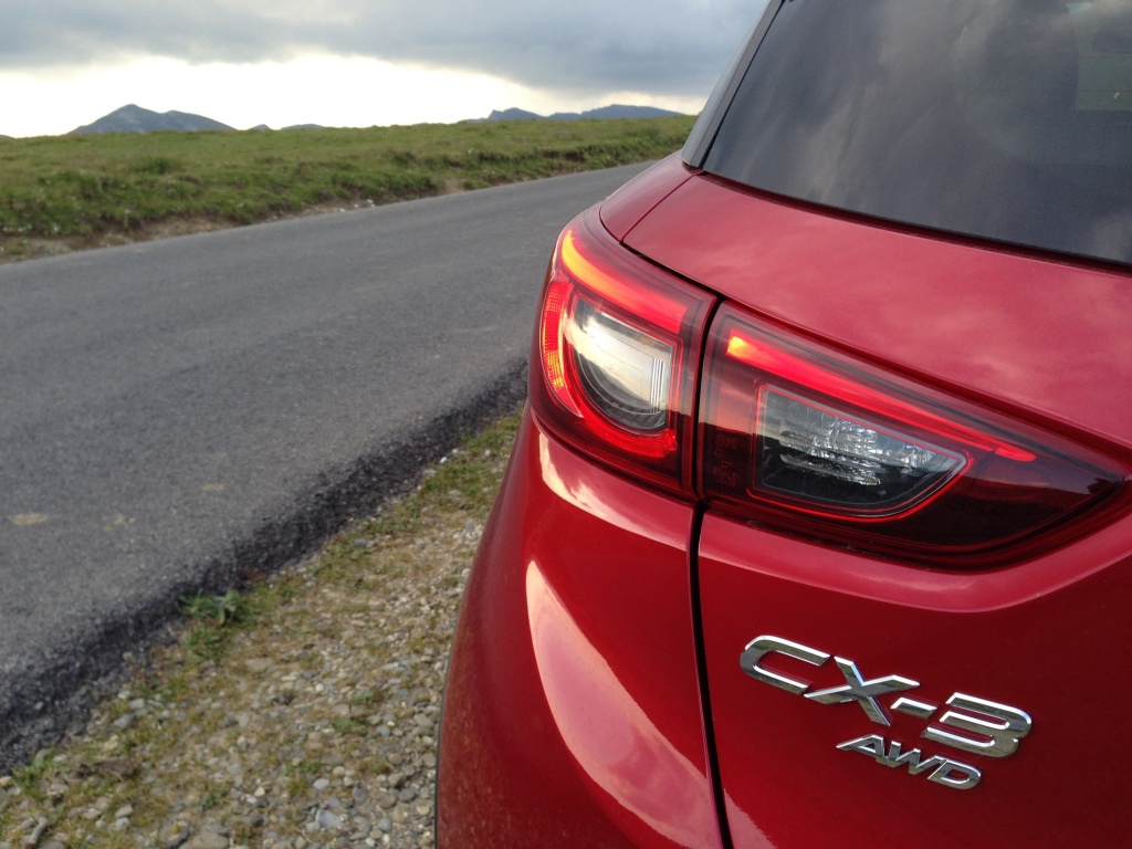 Test Drive Wall-Street: Mazda CX-3 ridica stacheta in randul crossoverelor