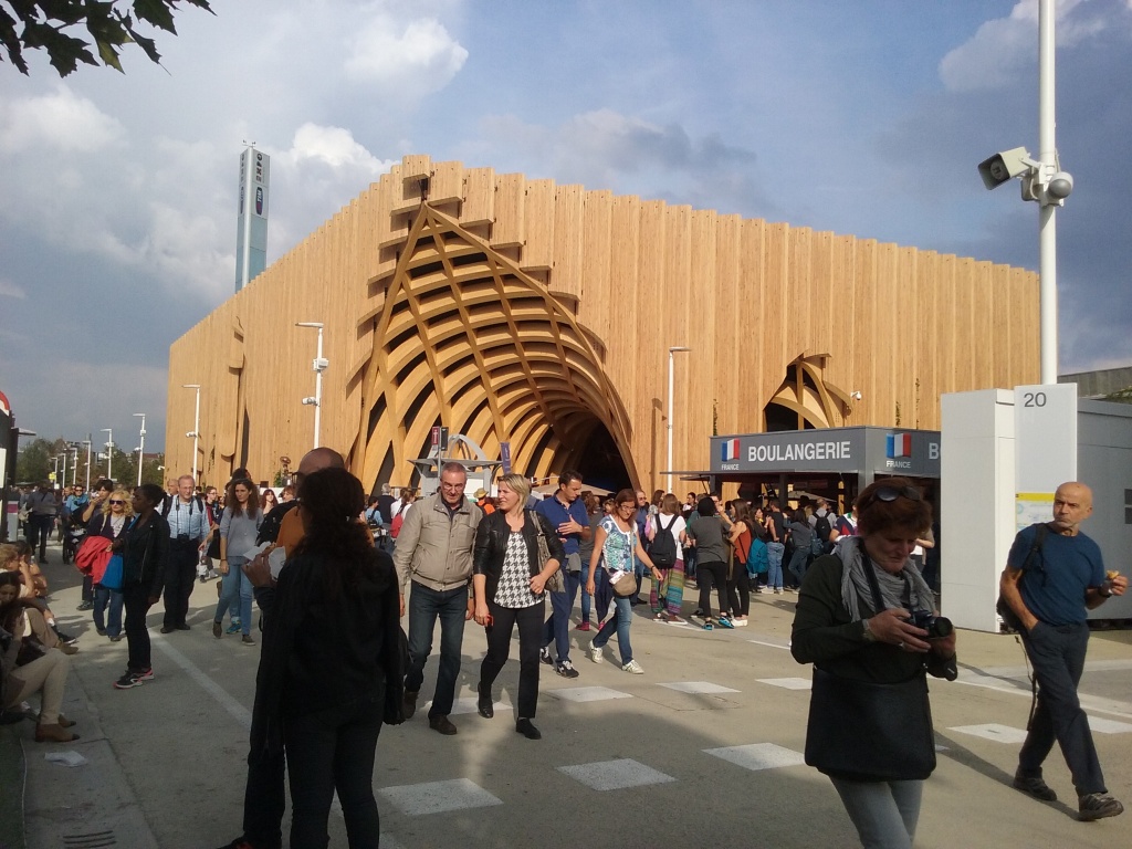 Extravaganta la Expo Milano: de la conserve de insecte si supermarketul viitorului, la constructii spectaculoase
