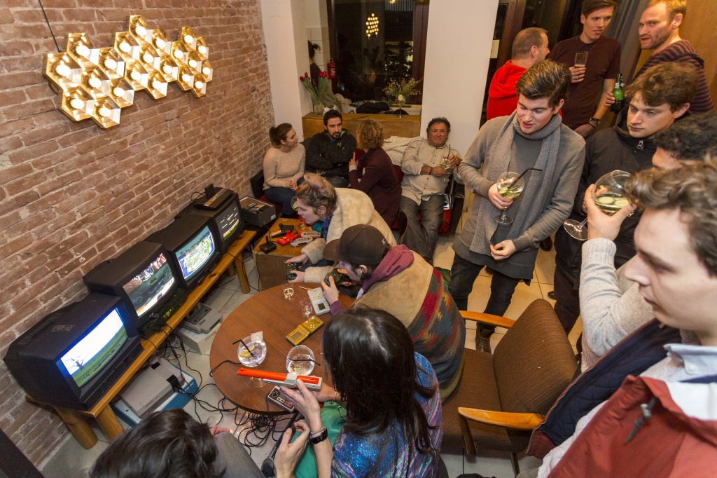 Tur virtual in primul hotel din lume dedicat gamerilor