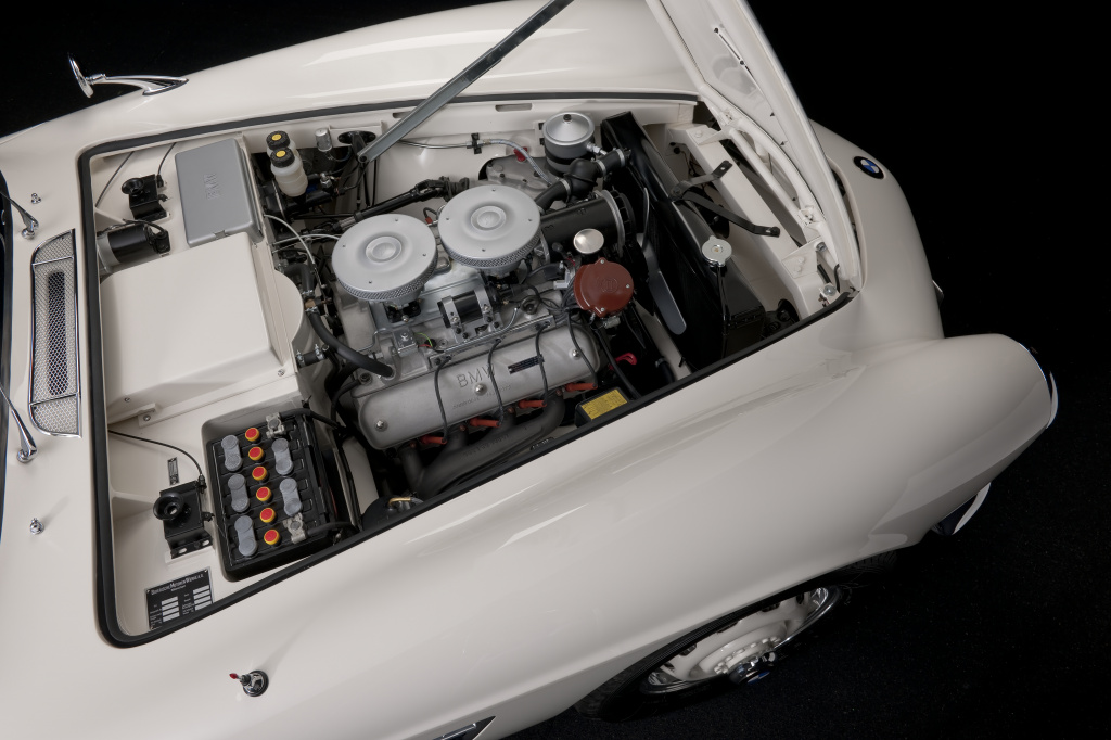 BMW 507, modelul care a apartinut lui Elvis Presley, a fost restaurat