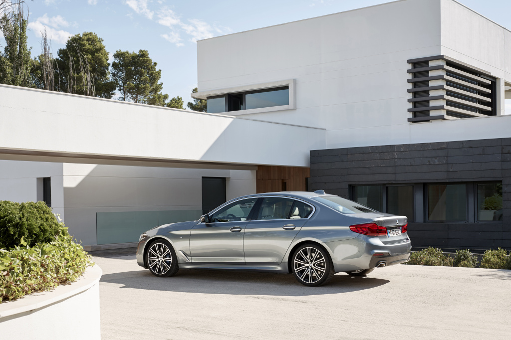 BMW prezinta imagini si informatii cu a saptea generatie Seria 5