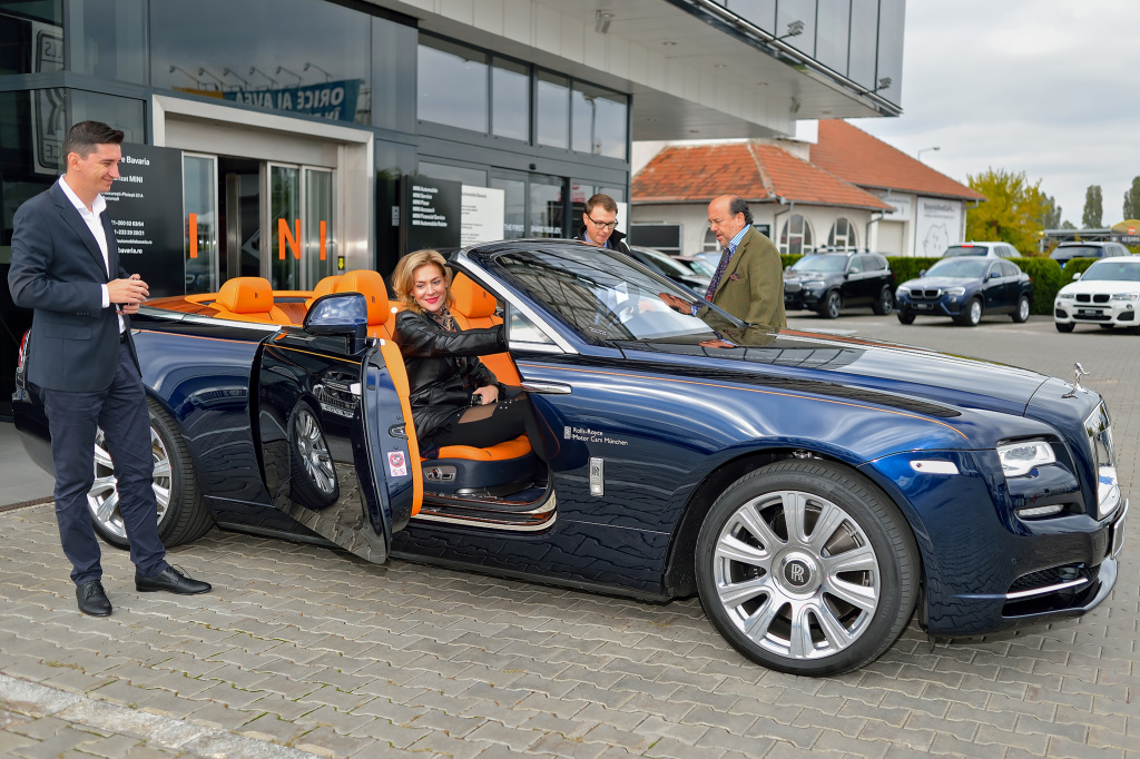 Automobile Bavaria a prezentat decapotabila Rolls-Royce Dawn, model care costa peste 400.000 euro