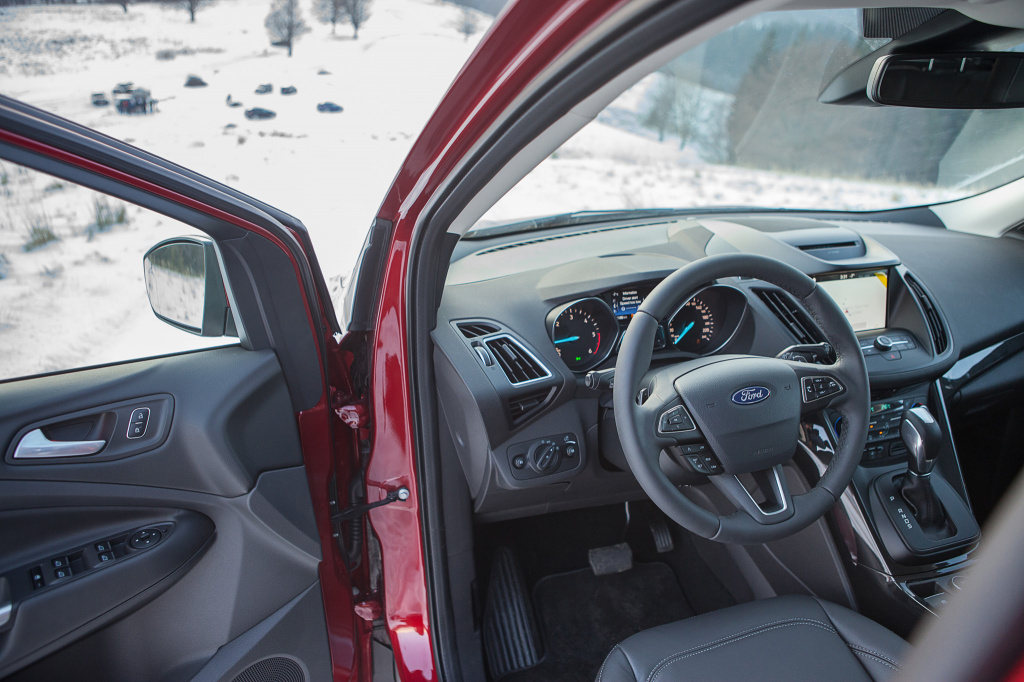 Pe drumuri de poveste cu Ford Kuga facelift AWD - Test Drive