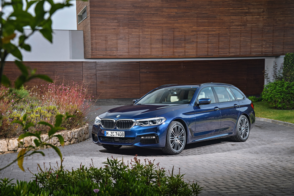 BMW prezinta noua generatie Seria 5 Touring