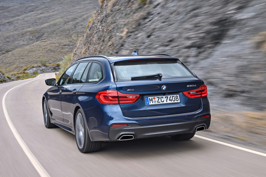BMW prezinta noua generatie Seria 5 Touring