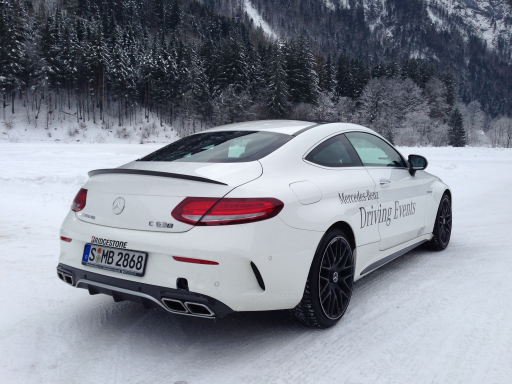 Test drive la -12 grade cu anvelope de iarna Bridgestone si modele Mercedes-Benz