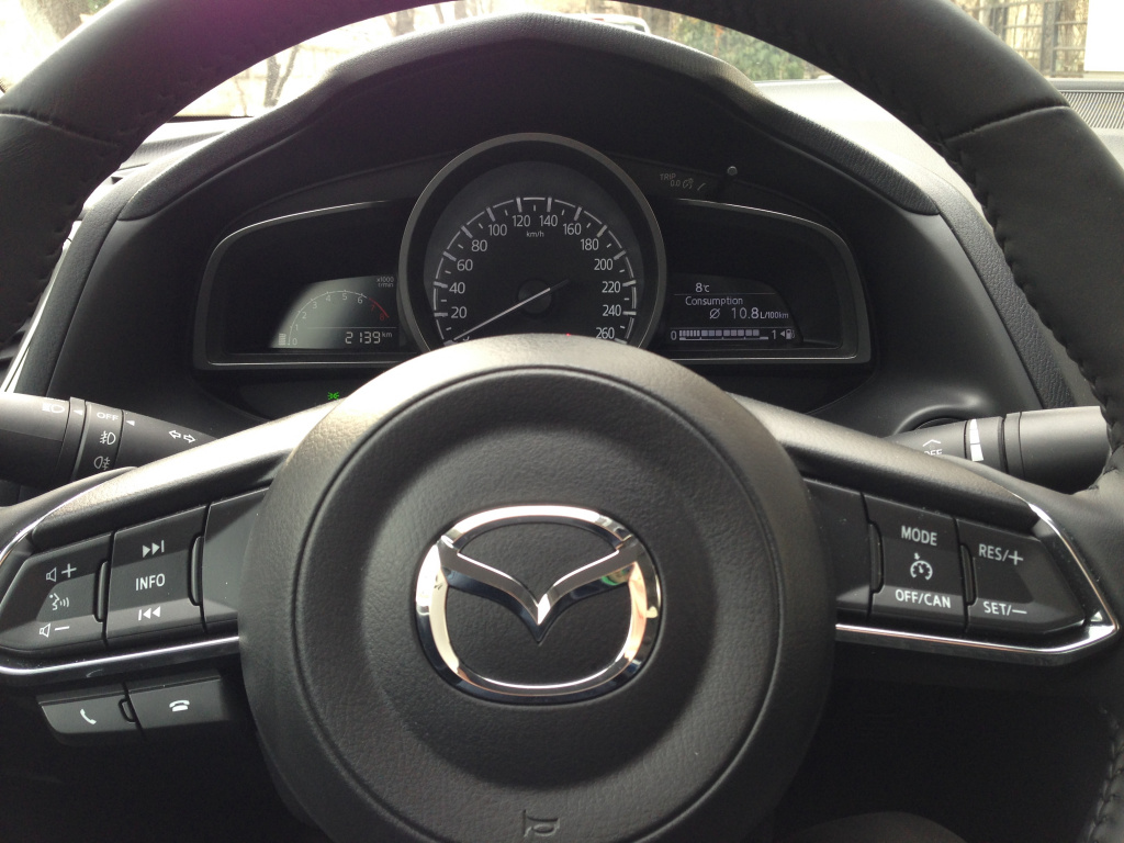 Mazda 3 sedan facelift, test drive cu motorizarea pe benzina de 2 litri 120 CP