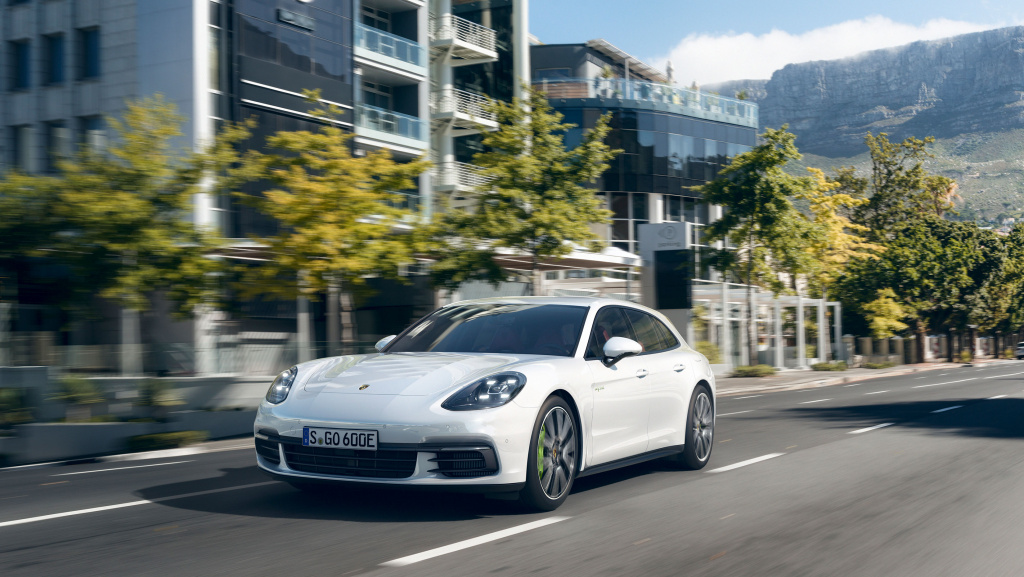 Porsche lanseaza o noua caroserie pentru Panamera, Sport Turismo