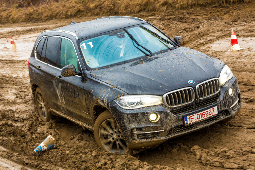 BMW xDrive Experience: prin noroi cu masini de top