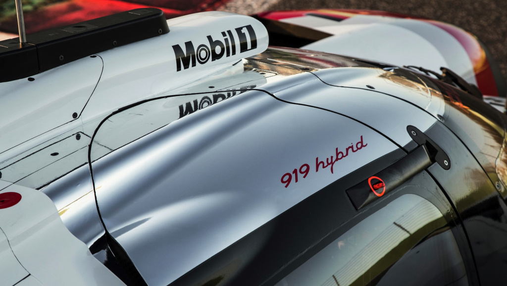 Porsche prezinta noul 919 Hybrid, prototipul realizat pentru Le Mans