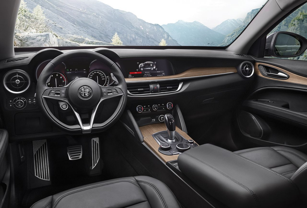 Primul pret anuntat de Alfa Romeo pentru SUV-ul Stelvio este de 52.600 euro cu TVA pentru versiunea First Edition