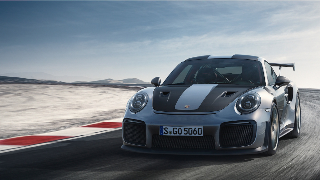 Porsche lanseaza cel mai rapid si mai puternic 911 construit pentru sosea. Costa peste 300.000 de euro