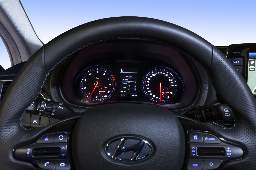 Hyundai prezinta i30 Fastback si i30 N 275 CP
