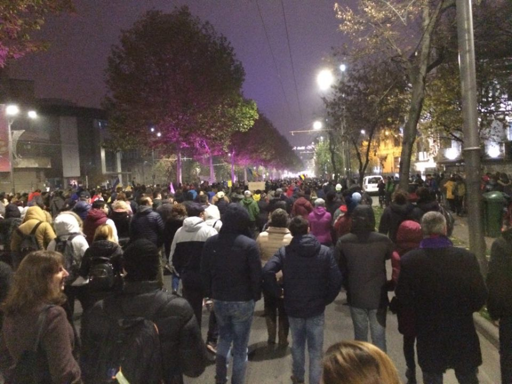 GALERIE FOTO: Mii de oameni protesteaza in Bucuresti in acest moment
