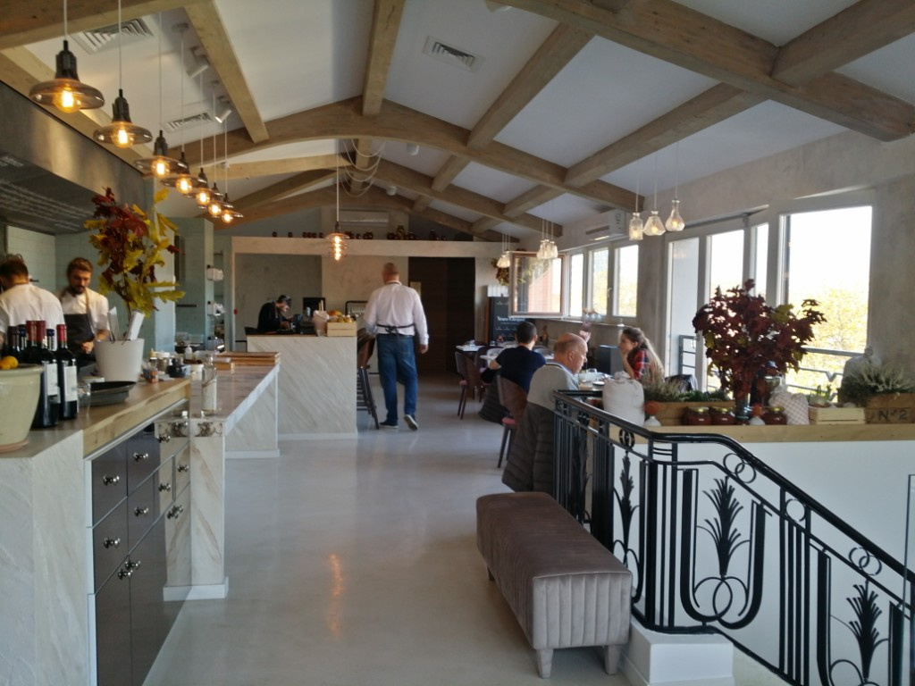 Review George Butunoiu: Noul restaurant vedeta al Bucurestiului, o constructie geniala de marketing