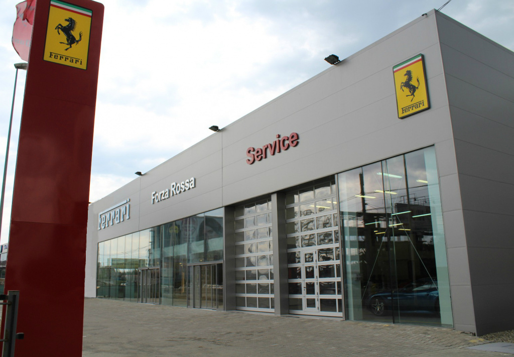 A fost inaugurat showroom-ul Ferrari din Romania, unul dintre cele mai mari din lume