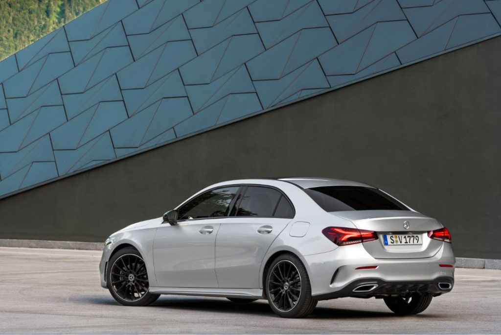 Mercedes-Benz va lansa noul model Clasa A sedan la sfarsitul anului