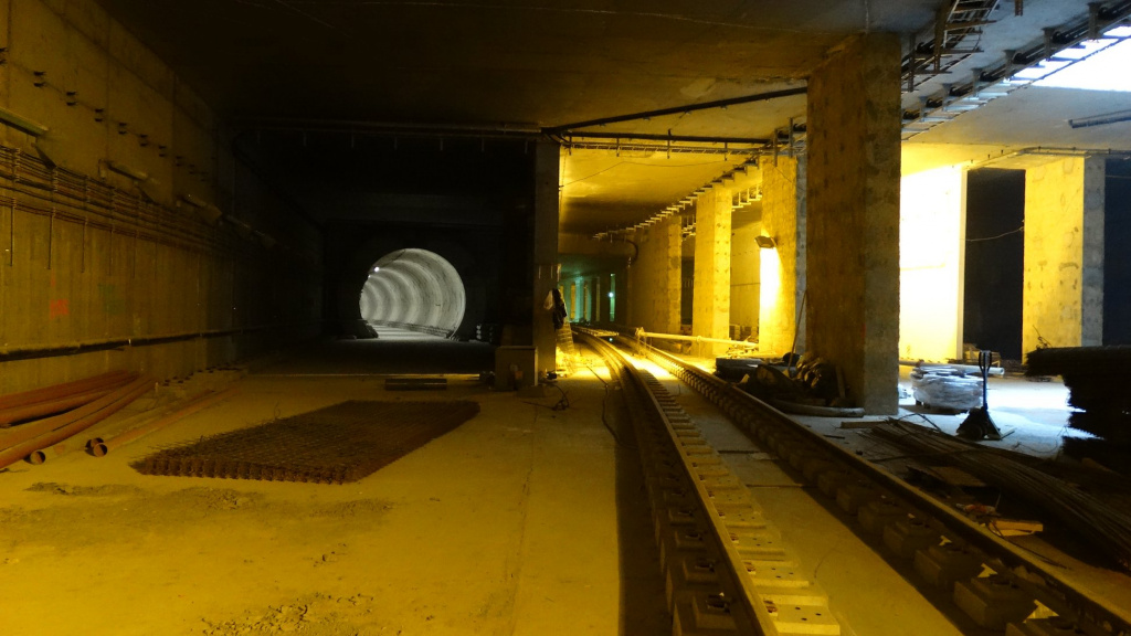 Cum arata statiile de metrou din Drumul Taberei cu sase luni inainte de darea in functiune
