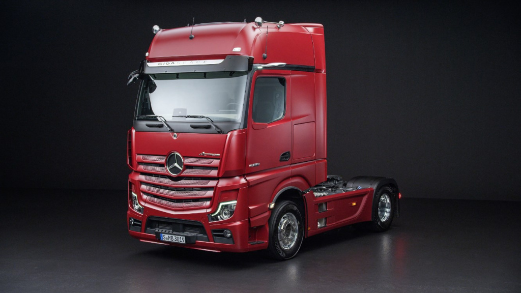 Mercedes-Benz Trucks a prezentat noul Actros. Modelul ajunge pe piata in primavara 2019