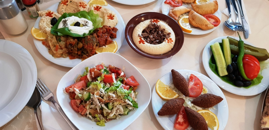 Review George Butunoiu: Un restaurant libanez in care lucrurile sunt clare