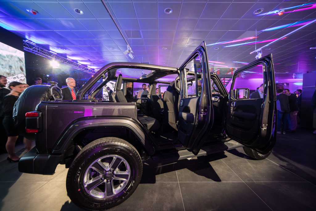 Noul Jeep Wrangler a fost prezentat in Romania, la inaugurarea unui nou showroom pentru brandurile Jeep, Alfa Romeo, Fiat si Abarth