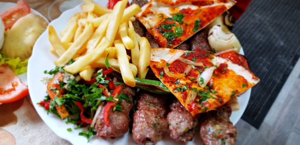 Review George Butunoiu: Cel mai bun kebab din Bucuresti?