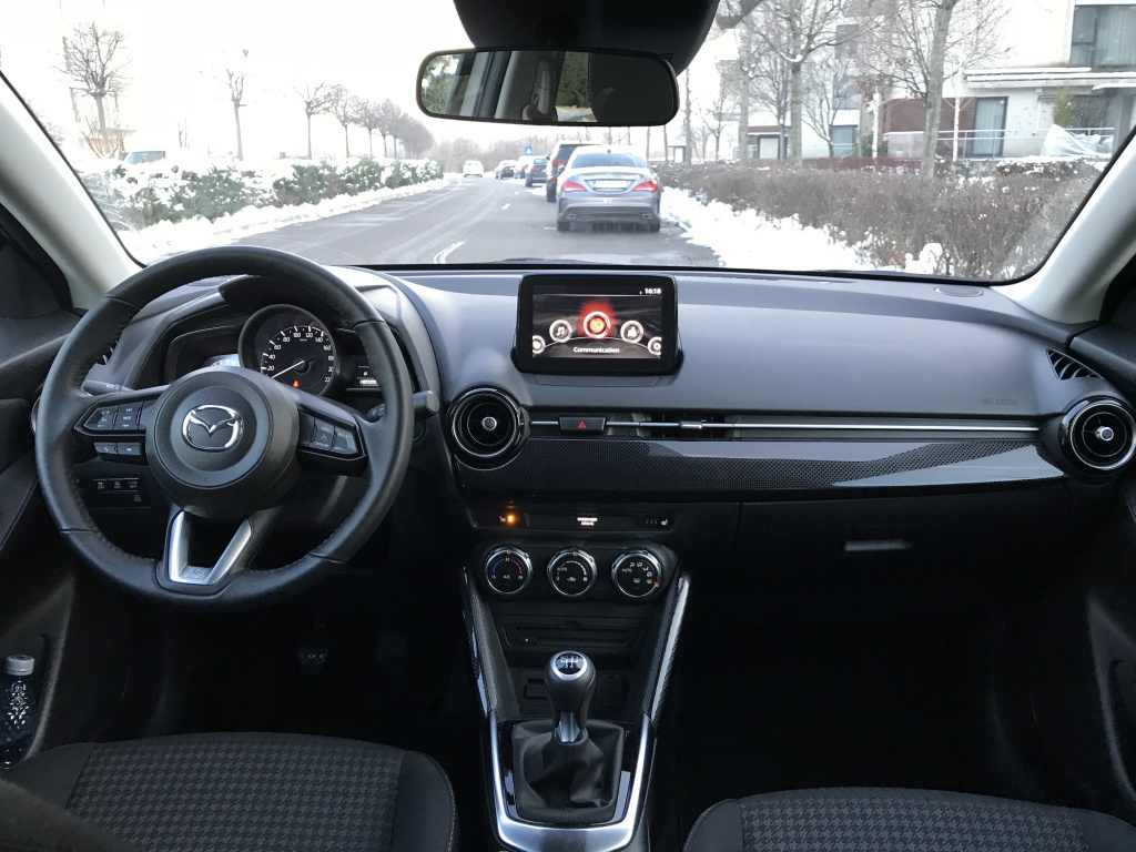 Test drive cu Mazda2, o masina de oras care ar putea inlocui o compacta