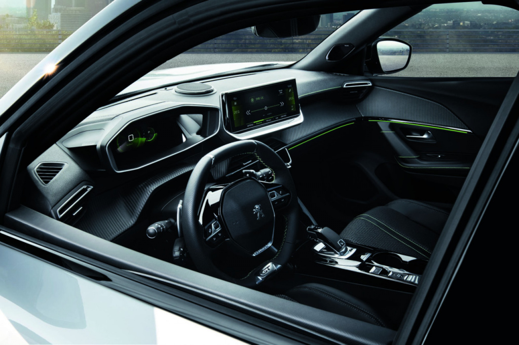 Peugeot aduce in gama un SUV electric pana la finalul anului - noul 2008