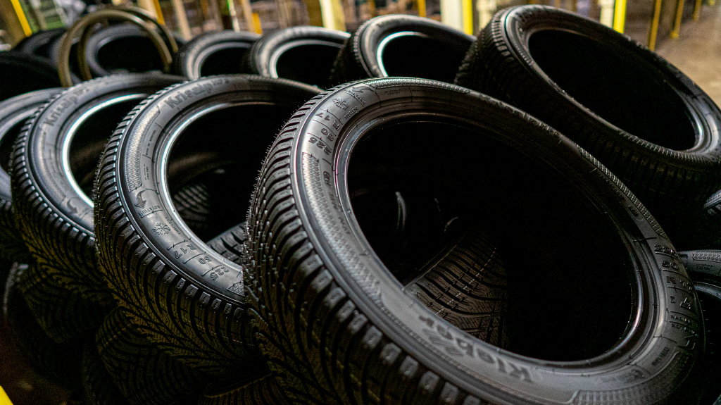 Reportaj: Cum arata dupa 80 de ani prima fabrica de anvelope din Romania - Uzina Victoria Floresti detinuta de Michelin