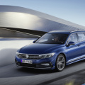 Volkswagen Passat facelift poate fi comandat in Romania. Telefonul mobil, pe post de cheie - Foto 5