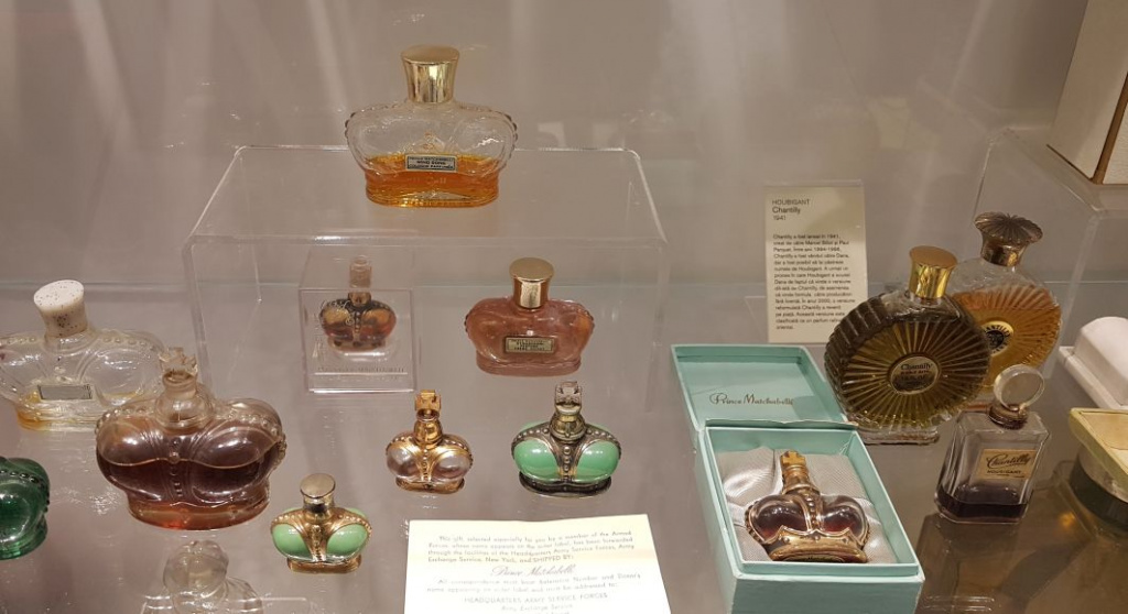 Omul de afaceri care si-a transformat pasiunea in singurul muzeu al parfumului din Romania