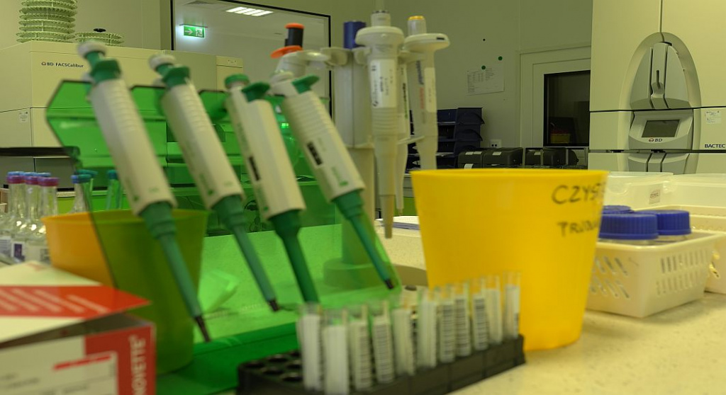 [FOTO] Cum arata si cum sunt stocate probele in cea mai mare banca de celule stem din Europa