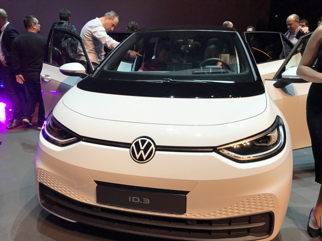 Noul model electric Volkswagen ID.3 1ST este expus in weekend in mall Baneasa