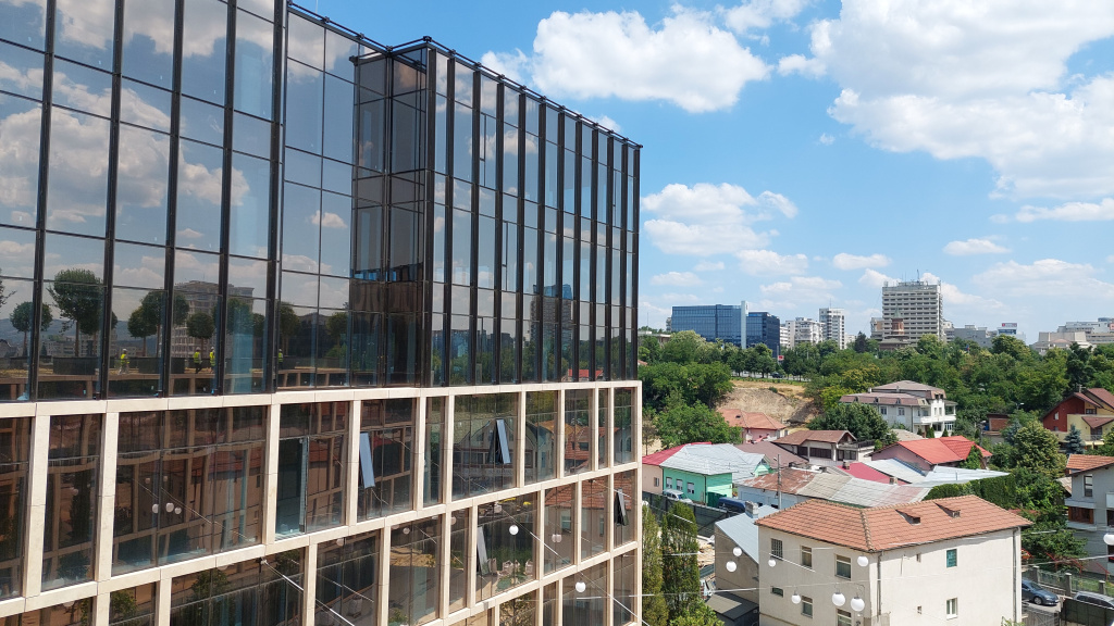 Iulius a trecut la amenajarea celei mai mari clădiri de birouri din România, care va găzdui Amazon la Iași