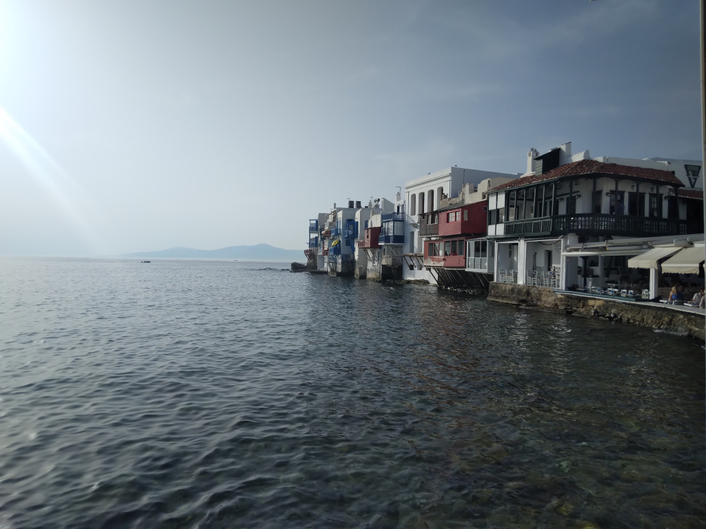 GALERIE FOTO | Mykonos, insula exclusivistă a Greciei, unde poți mânca totuși cu 4 euro